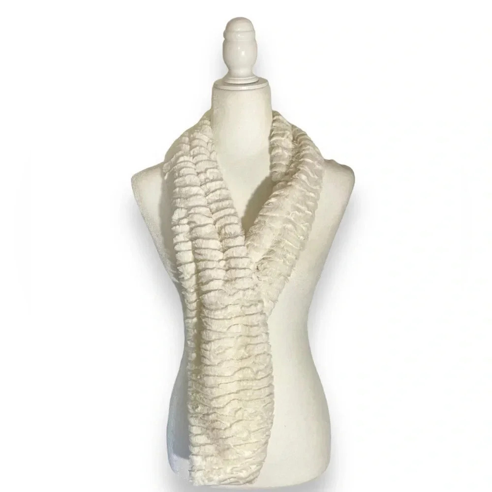 NWT Big Buddha Faux Fur Infinity Neck Warmer Scarf